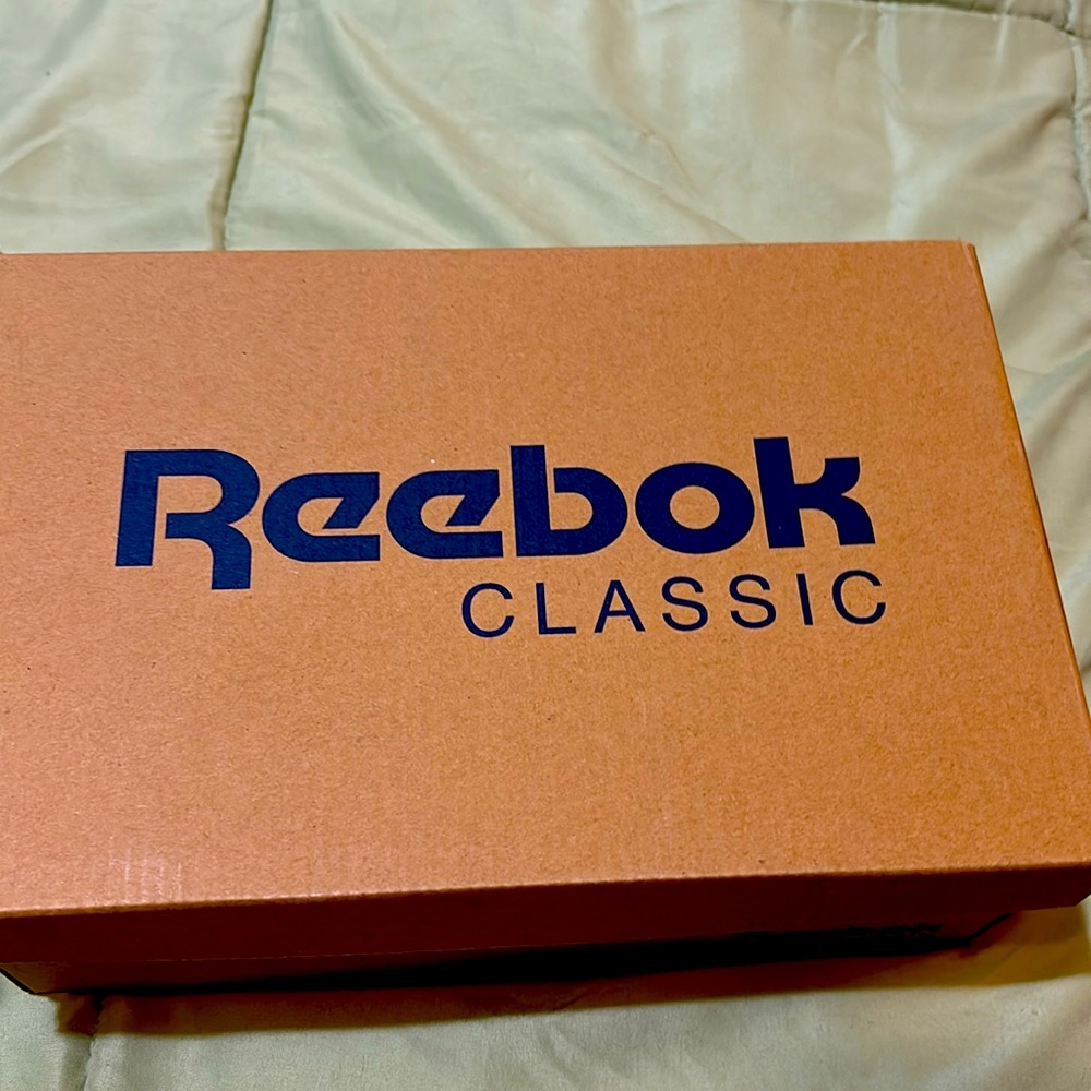Reebok Classic• White• Men’s• Size 5.5